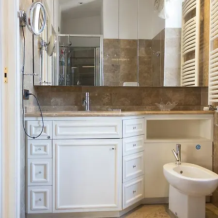 Crispy Luxury Apartment